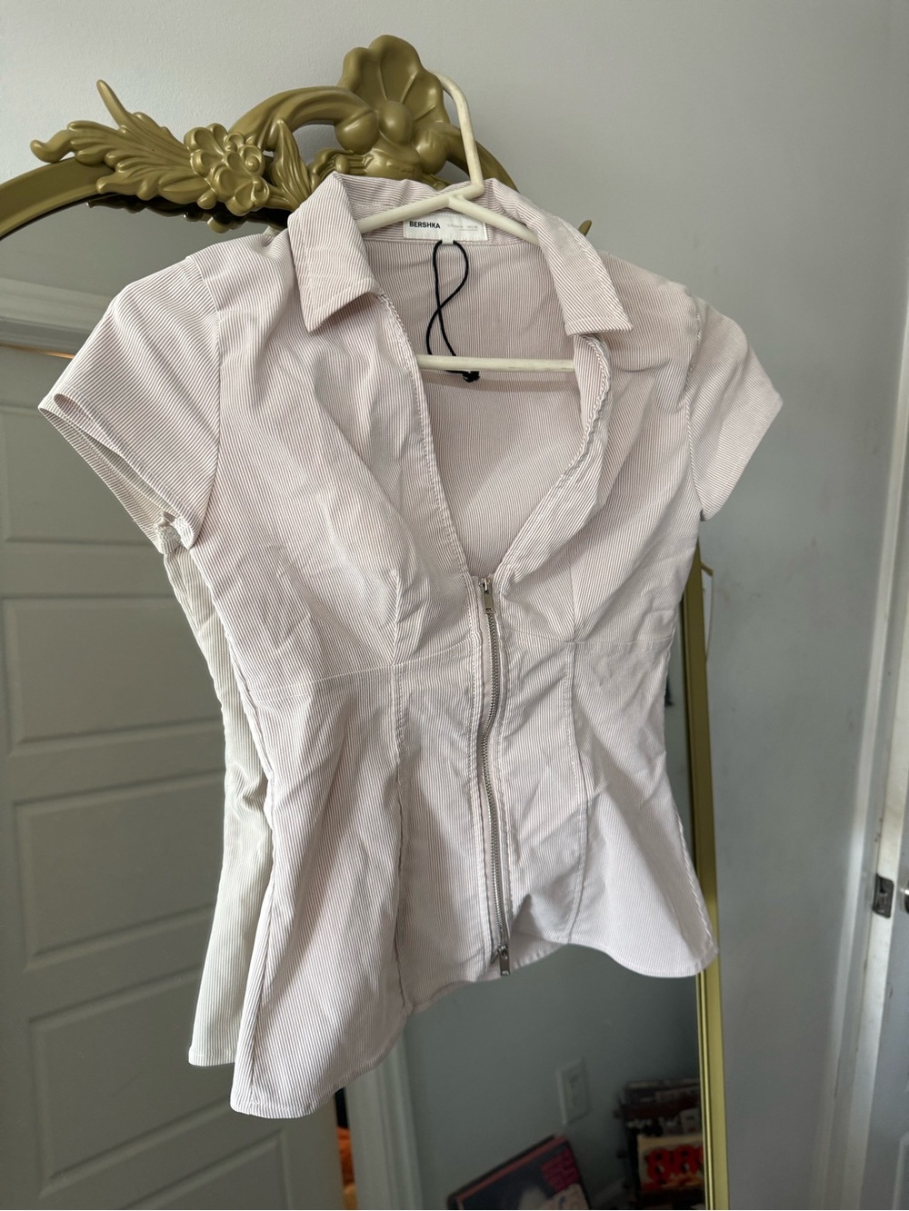 BERSHKA NWT TOP